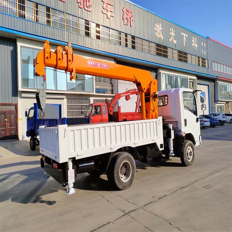 龙圩区三轮随车吊定制 农用改装机自备吊中瑞长期出售